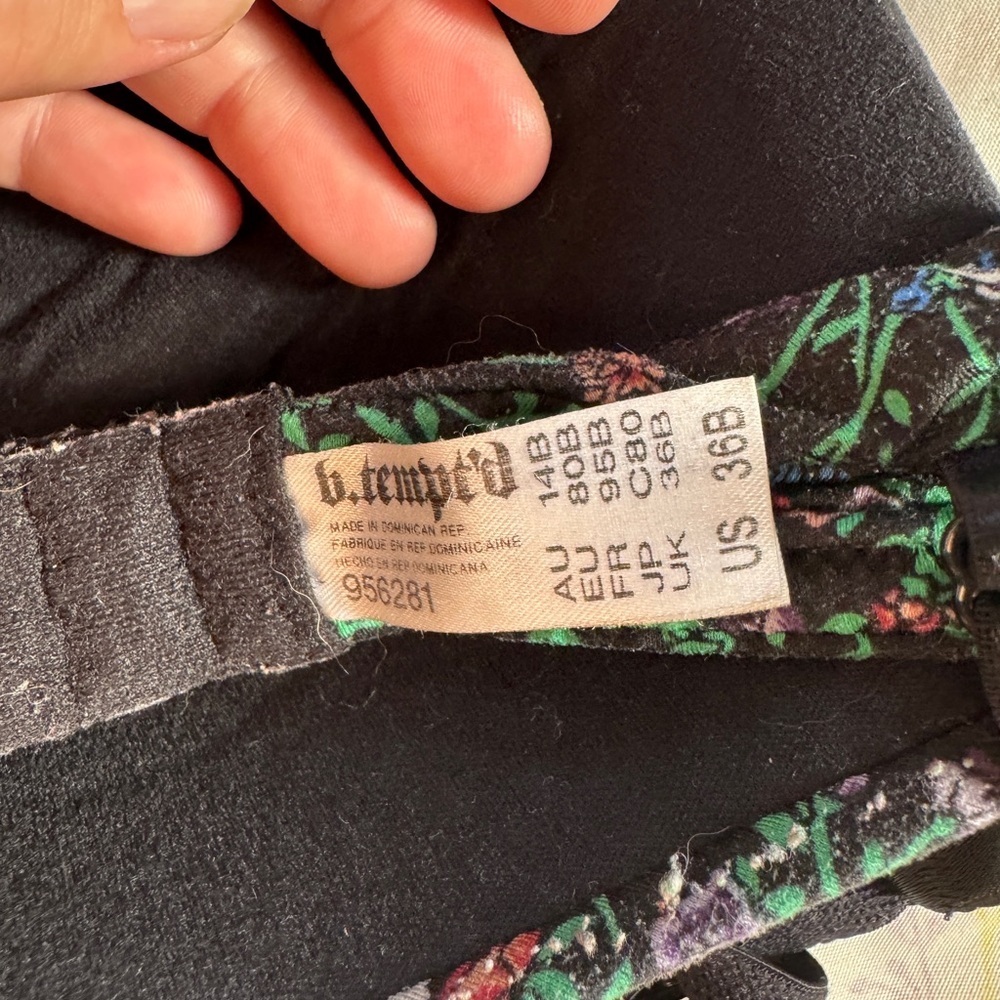 4/$25 B’tempted Floral Black Bra wireless 36B - Picture 4 of 4